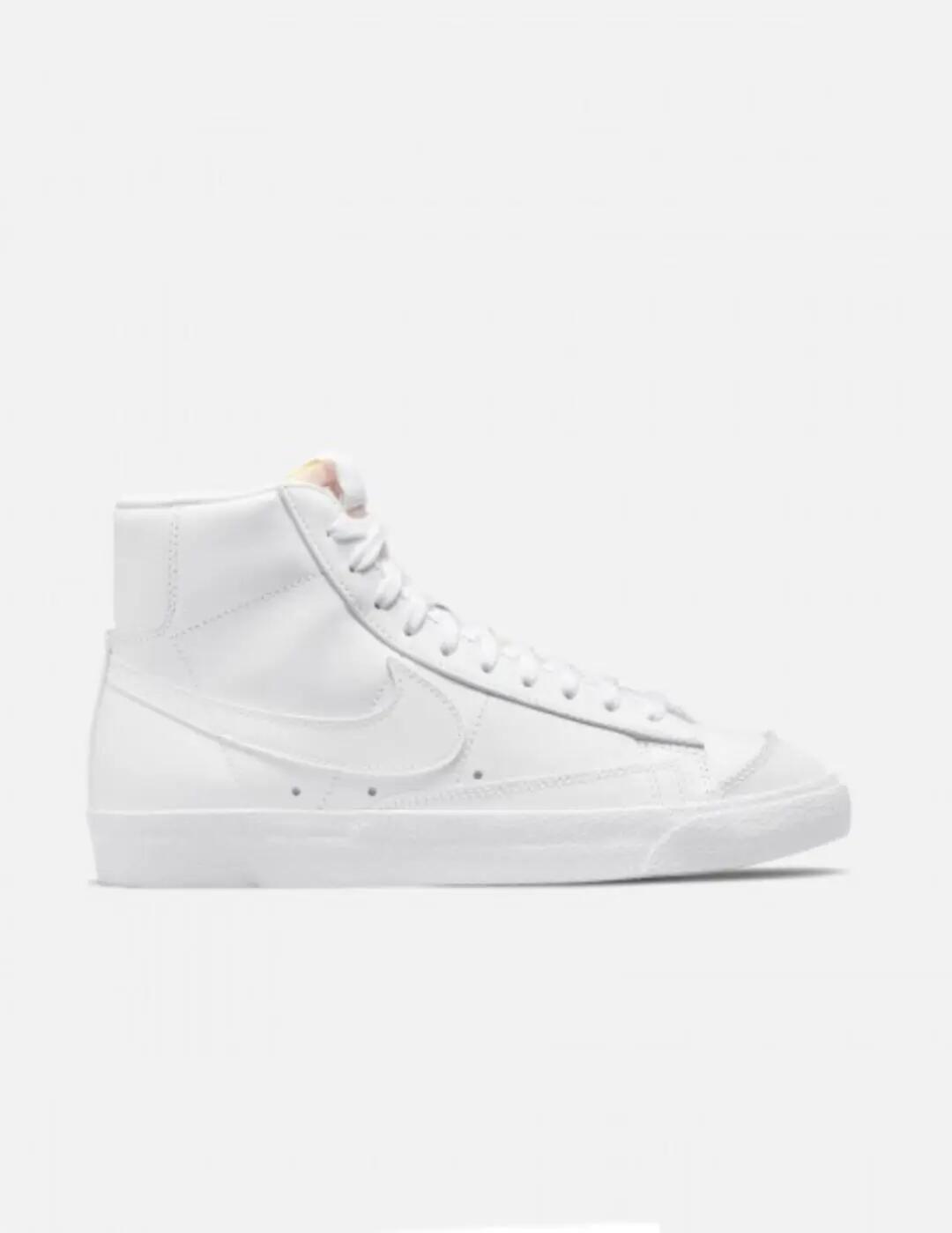 NIKE picture