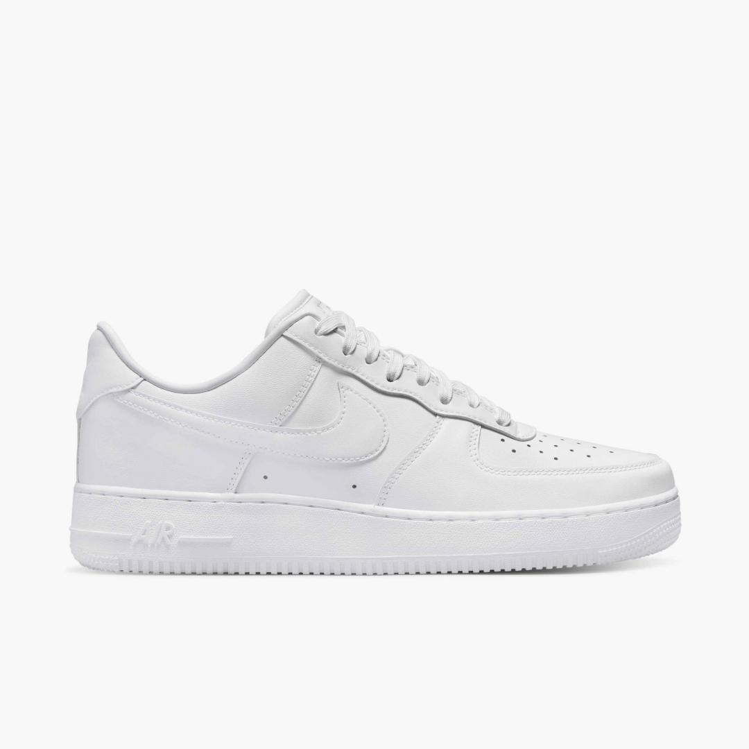 NIKE picture