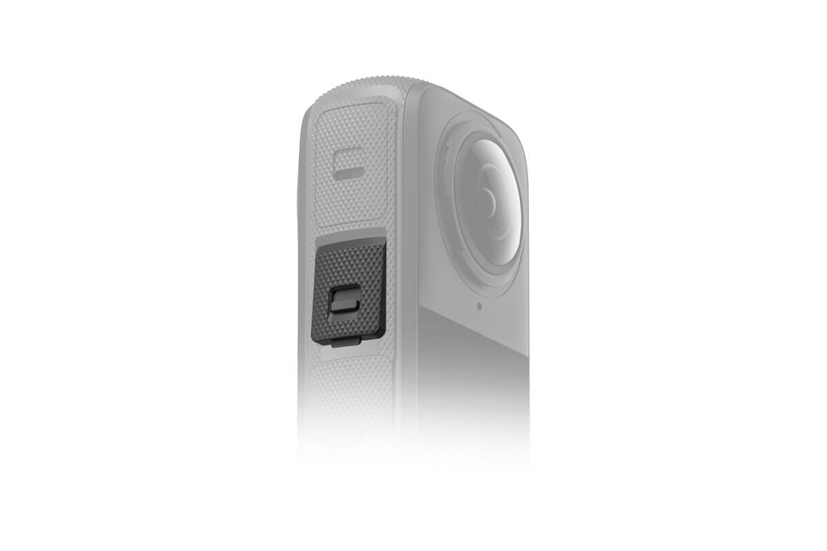 Insta360 X4 krytka USB portu 6/6