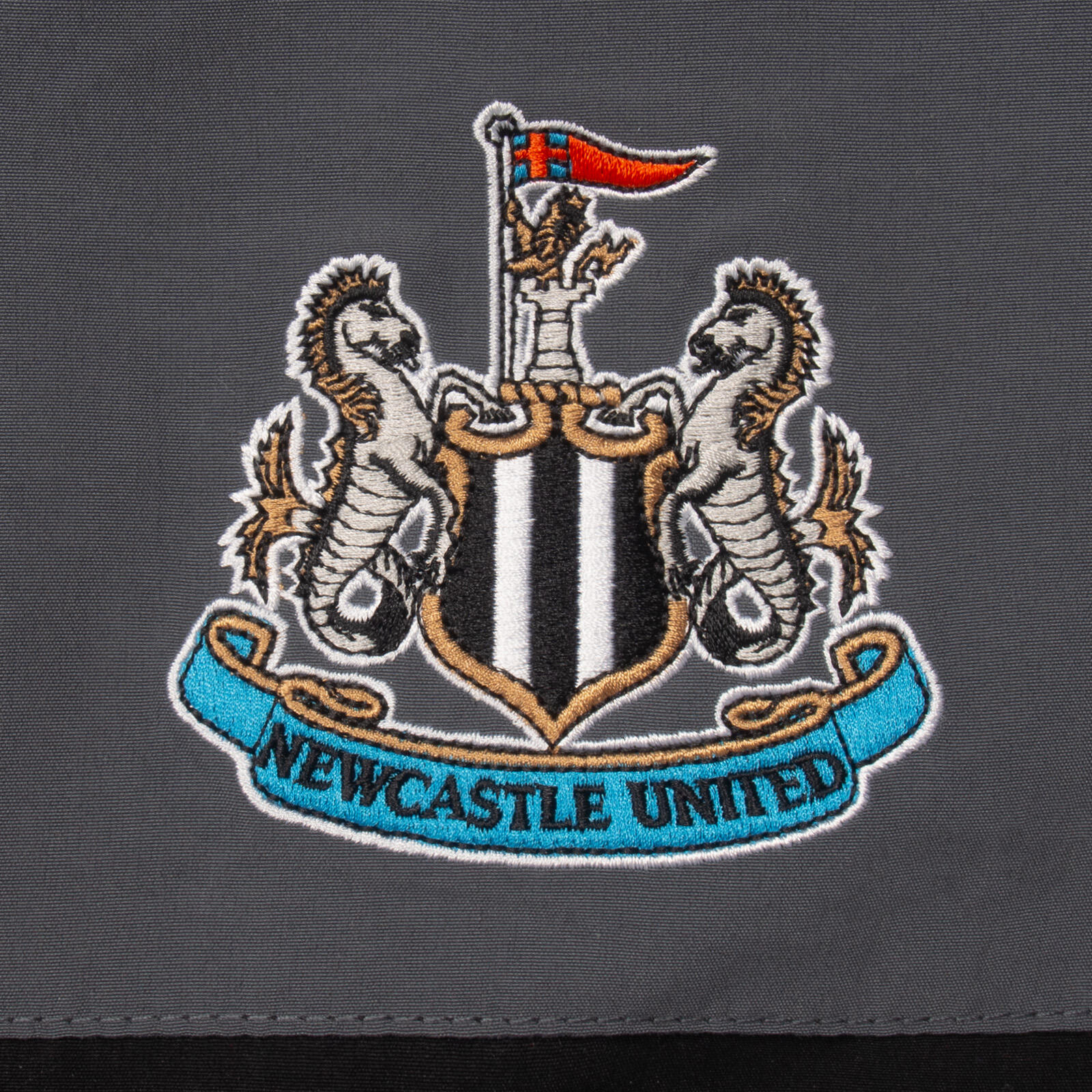 Newcastle United Boys Tracksuit Jacket & Pants Set Kids OFFICIAL Football Gift 3/7