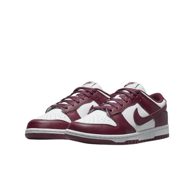 chaussures Nike Dunk Low Bordeaux