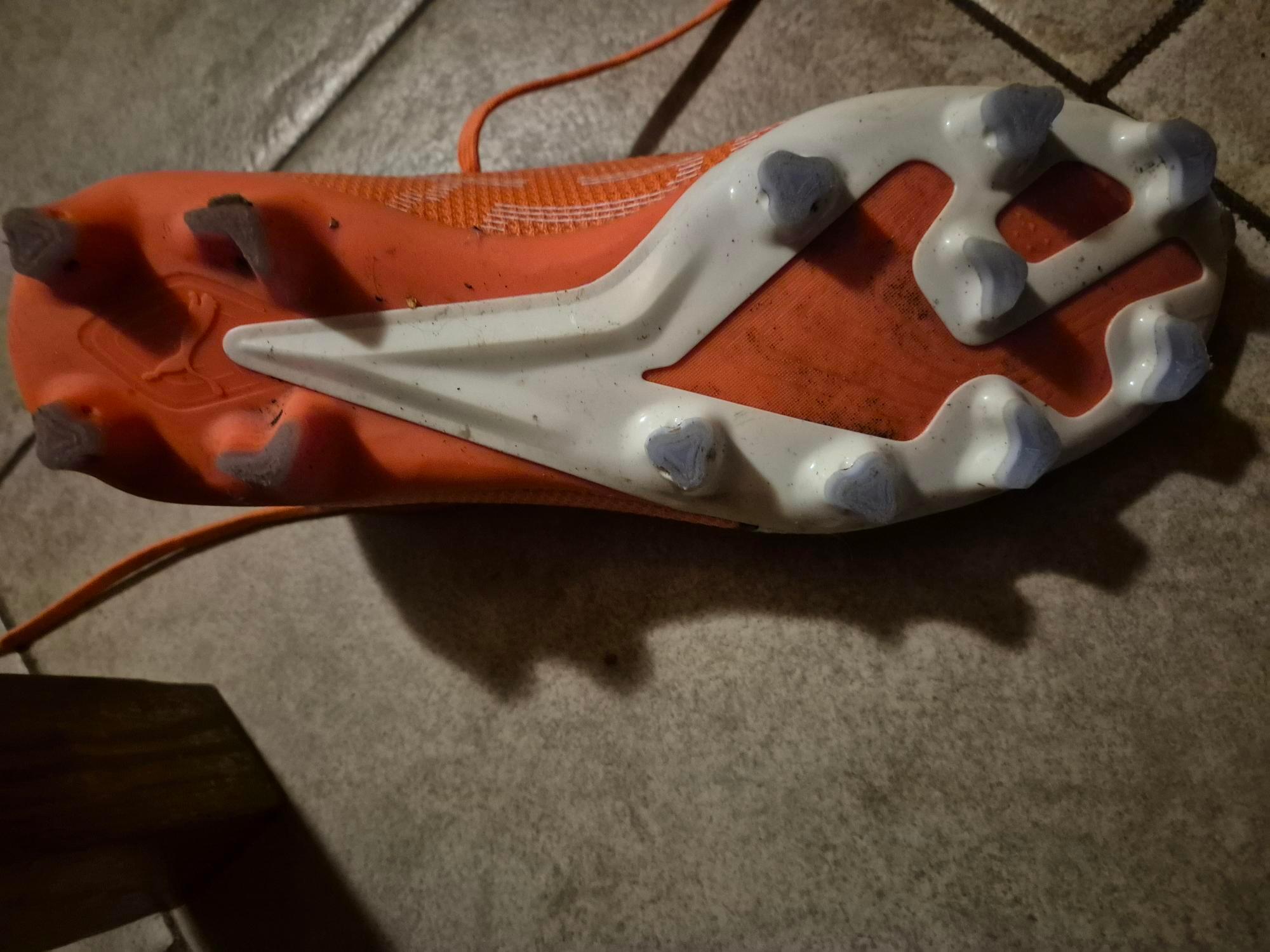 Tussen Particulieren - Voetbalschoenen 2/2