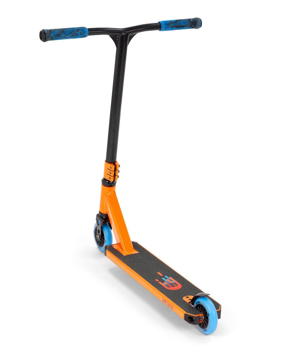 Tantrum V9 oranje Stuntstep 2/3