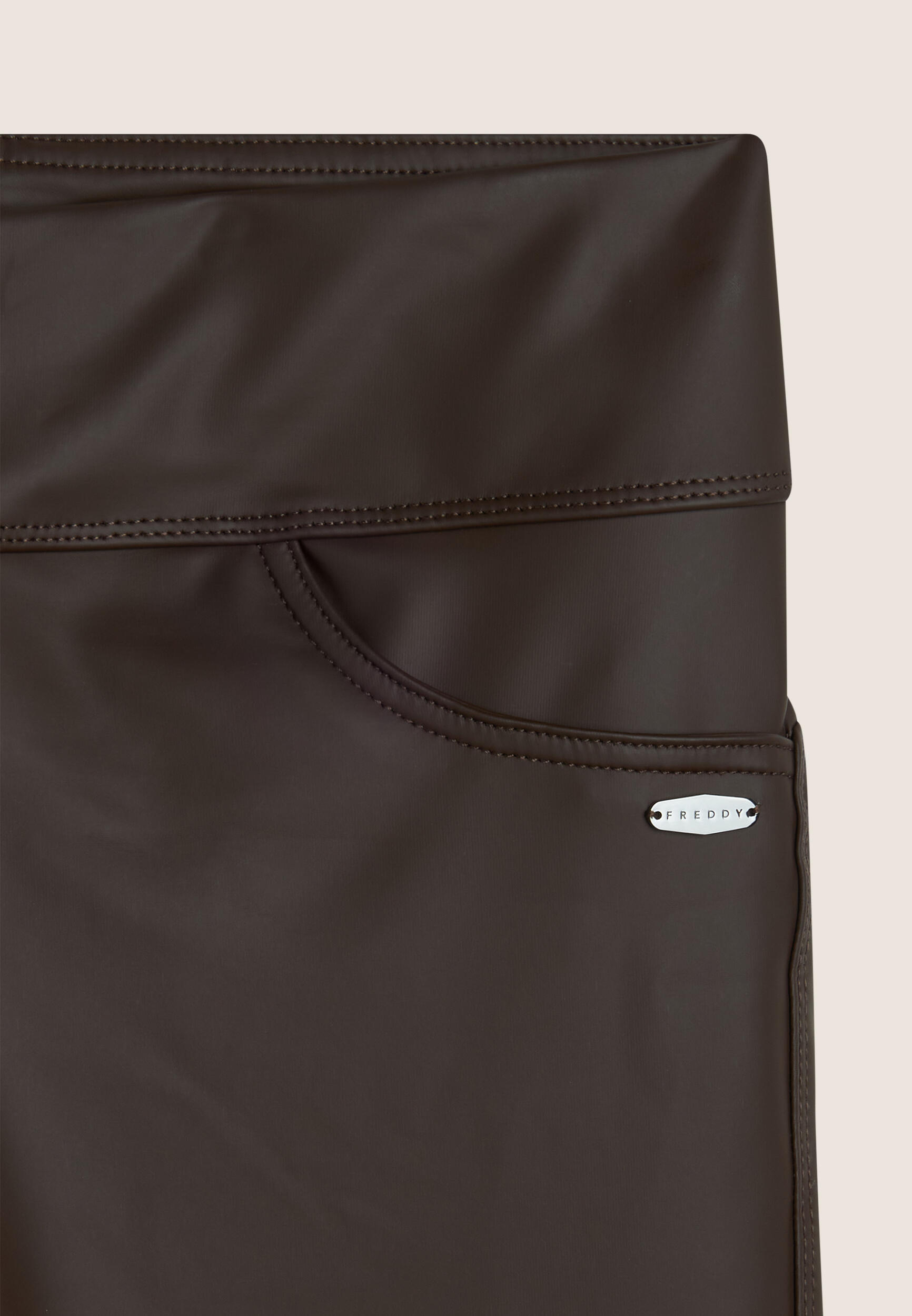 Leggings 7/8 in tessuto coated per un effetto pelle 3/3