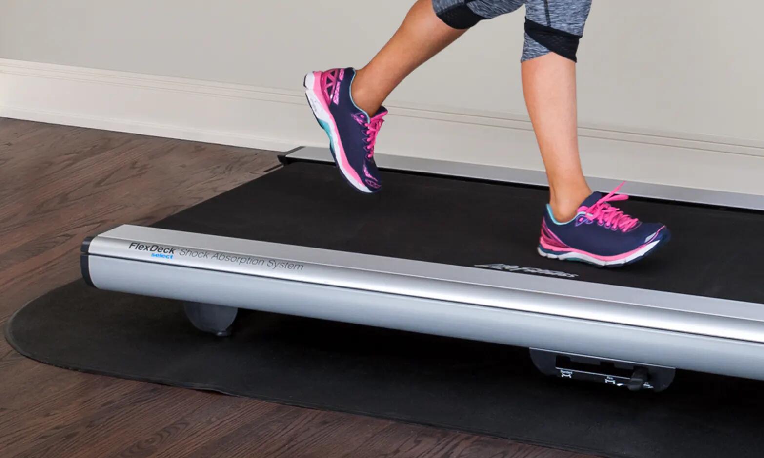 Life fitness t5 treadmill with track connect console sale