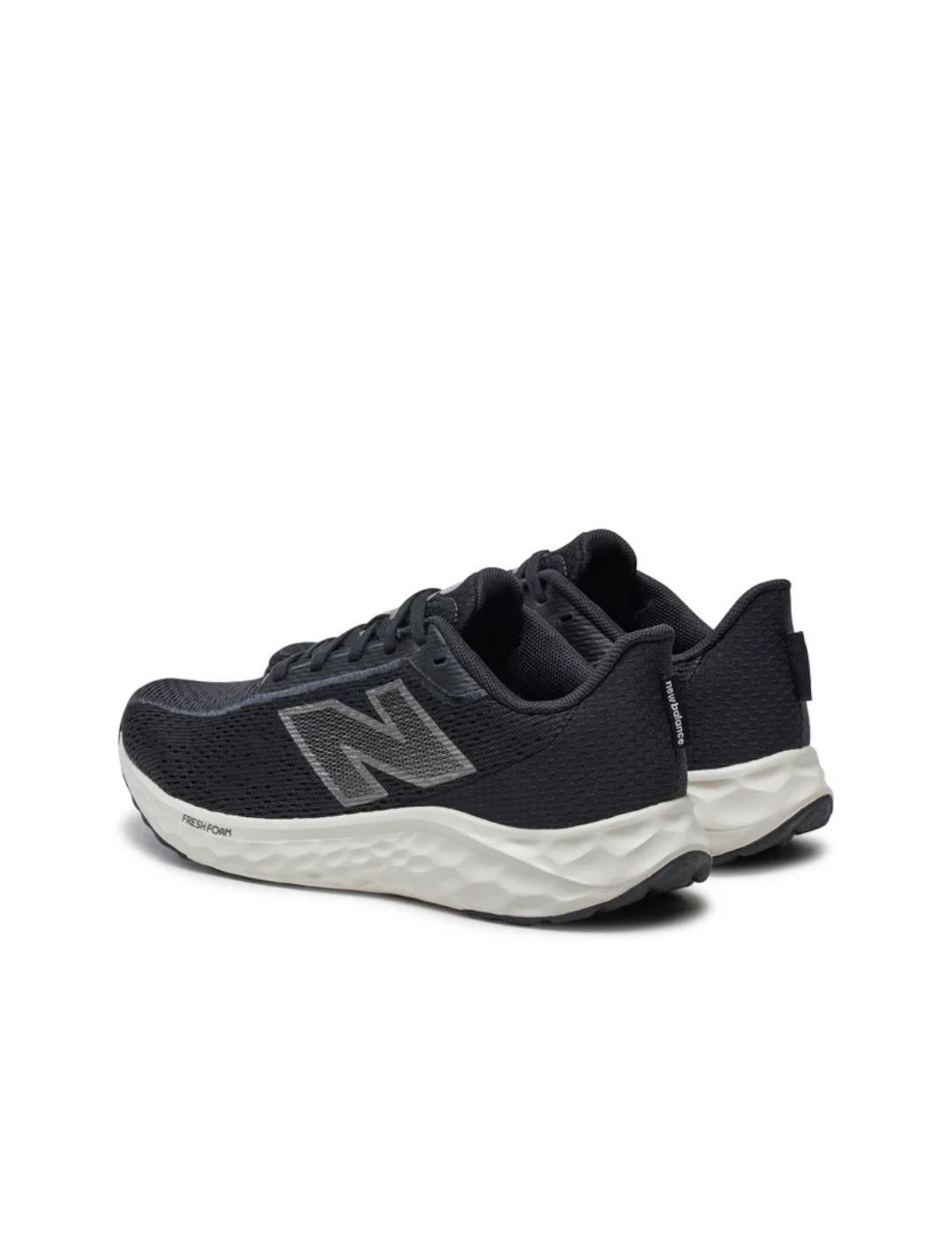 Zapatillas para Mujer New balance  fresh foam arishi yk4 Negro 3/4