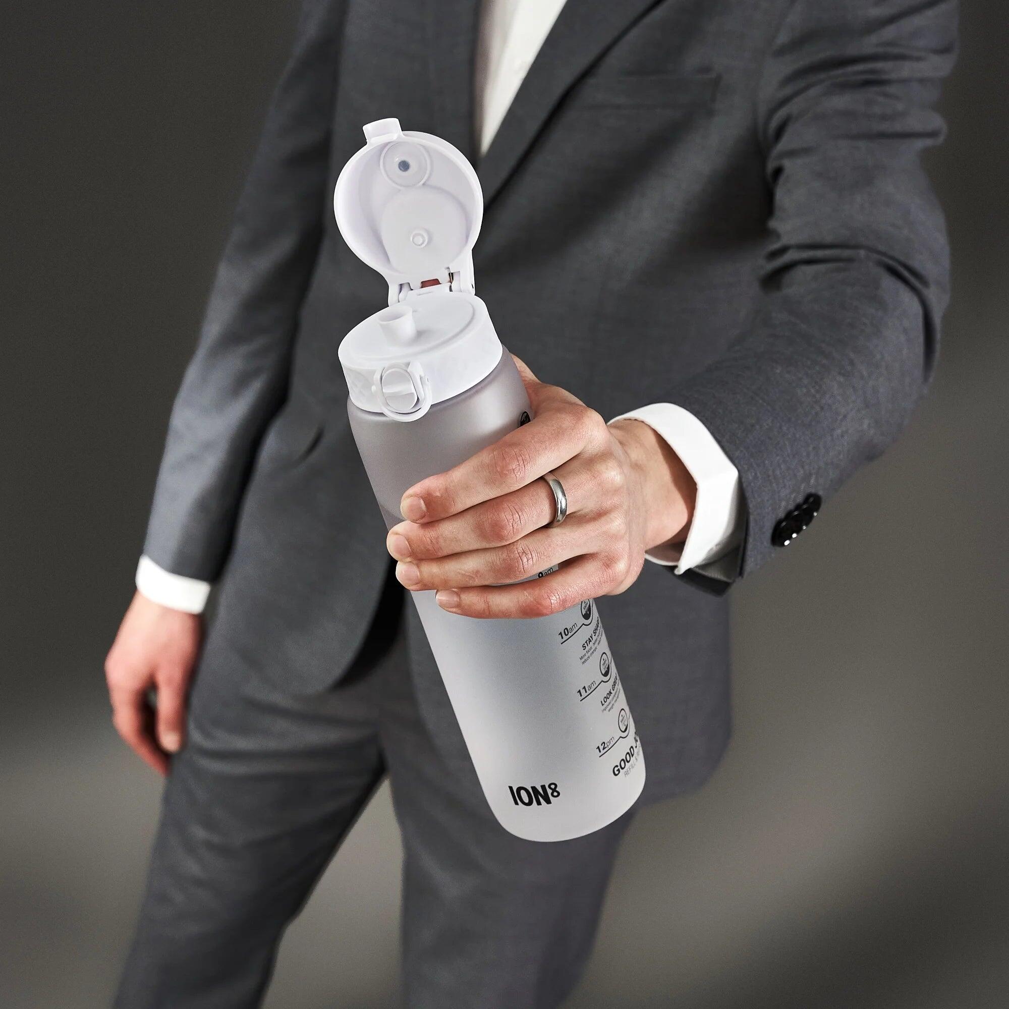 Butelka motywacyjna z miarką ION8 MOTIVATOR BPA Free 7/8