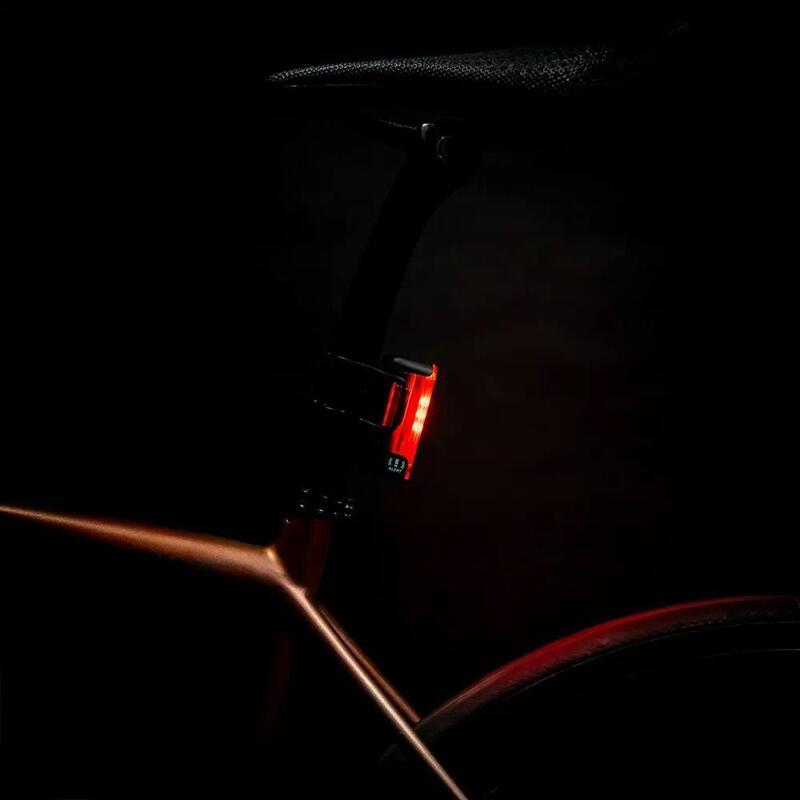 Lezyne Strip Pro Ai Alert 400+ Negru