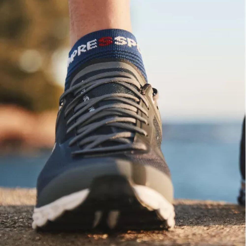Calzini Compressport Pro Racing Socks v4.0 Run Low Blu 3/6