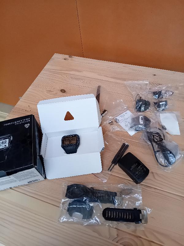 Entre Particuliers - Montre GARMIN Forerunner 910xt - NEUVE 3/4