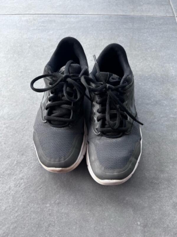 Tussen Particulieren - Sneakers Nike 3/5