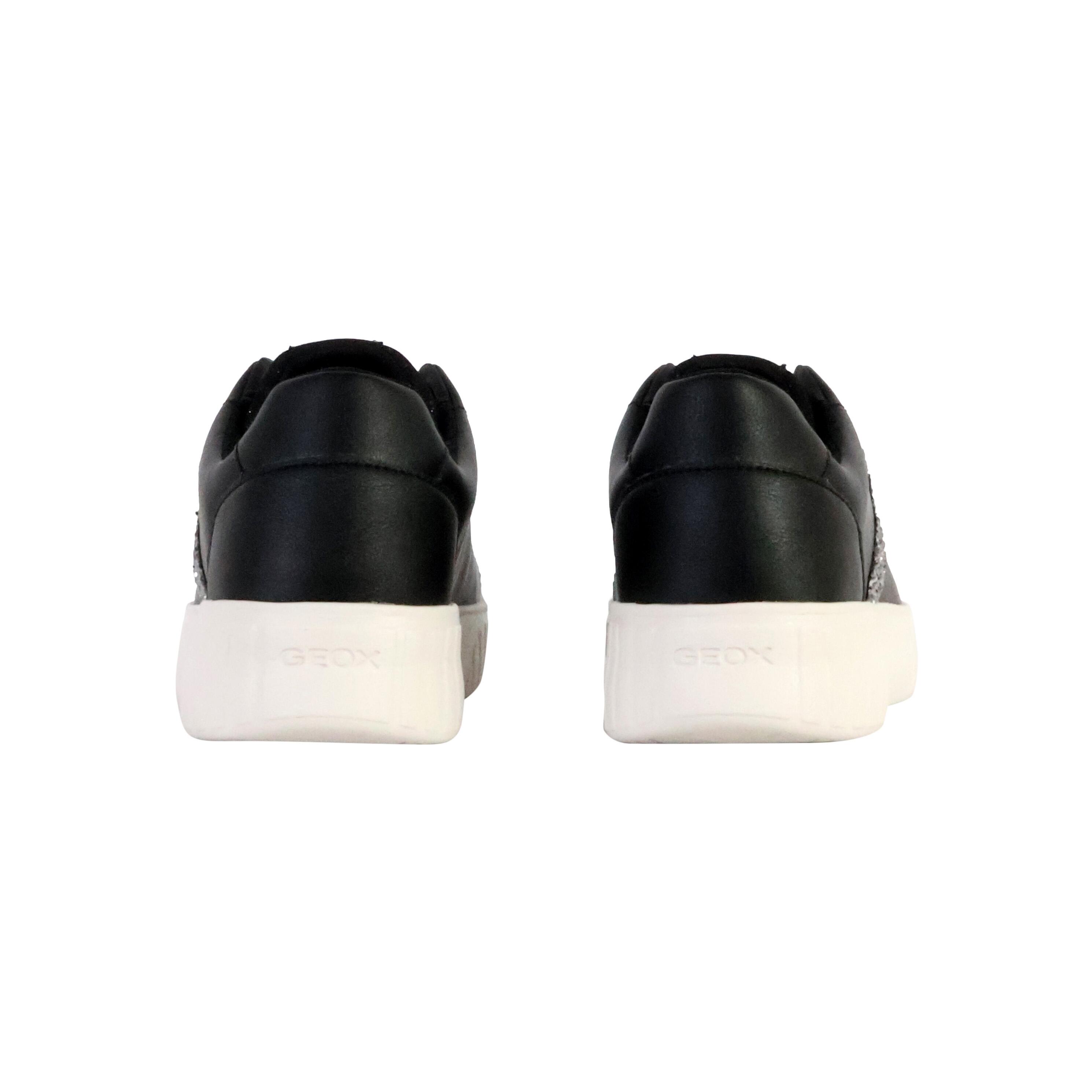 Ténis Geox Modelo J Mikiroshi Girl Cor Preto 4/5
