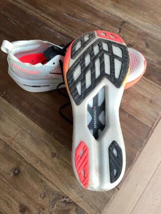 Tussen Particulieren - Carbon hardloopschoenen