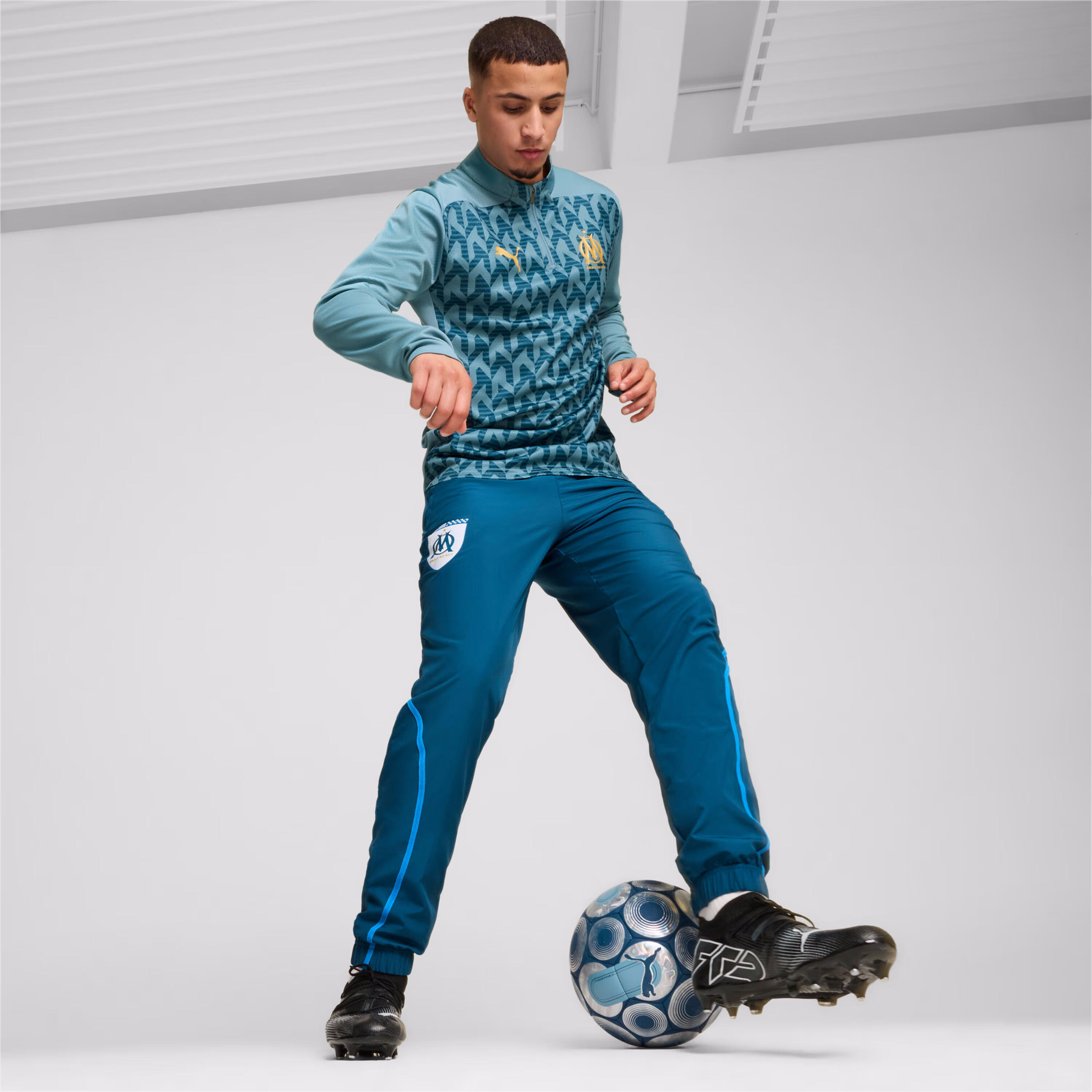 Olympique de Marseille Pre-match Woven Pants Men PUMA 2/7