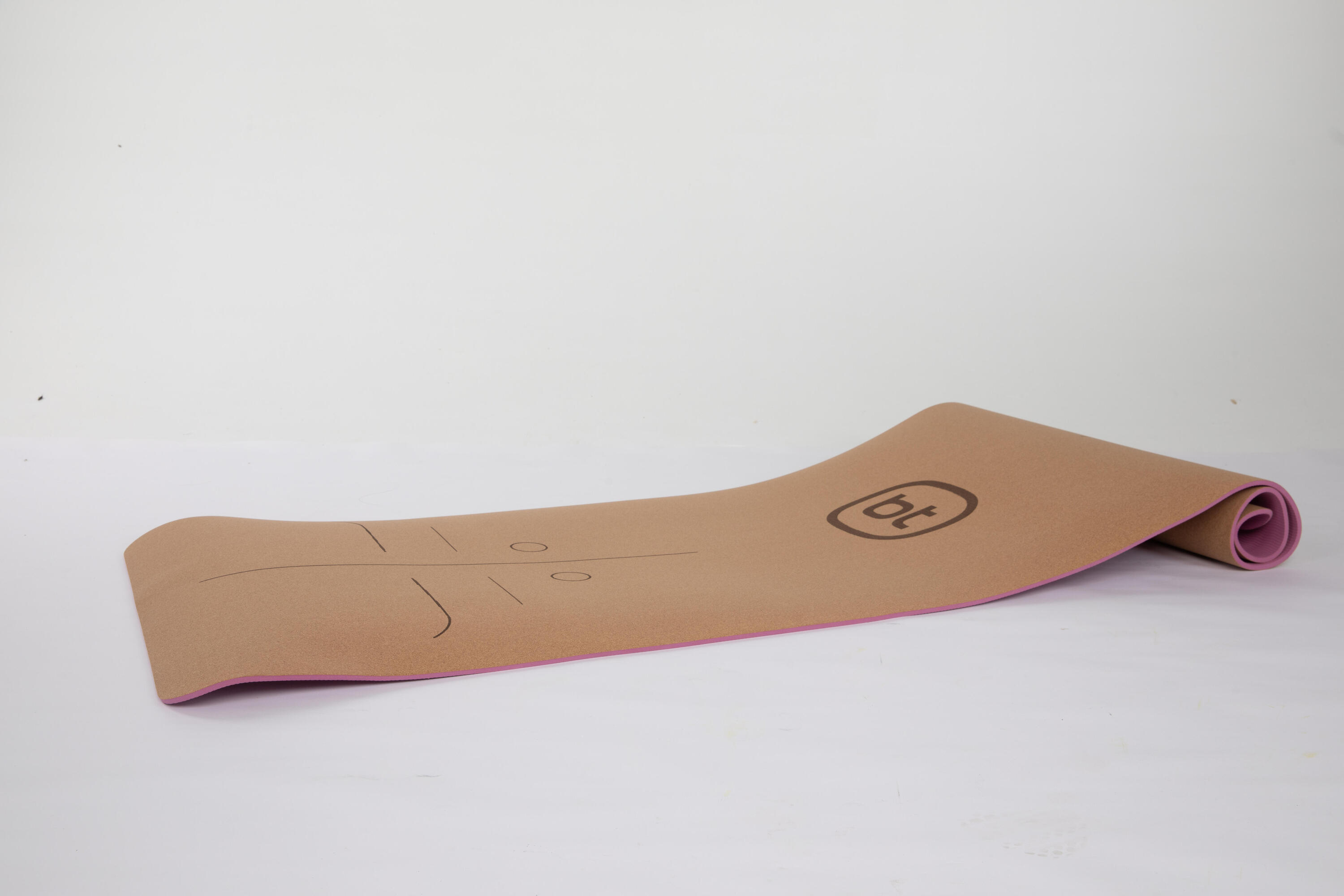Set di yoga in sughero: tappetino, pallone gym, blocco yoga, pallina massaggio 6/6