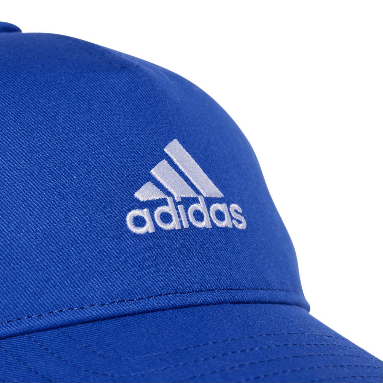 Gorra adidas minimalista, 100% poliéster reciclado 3/4