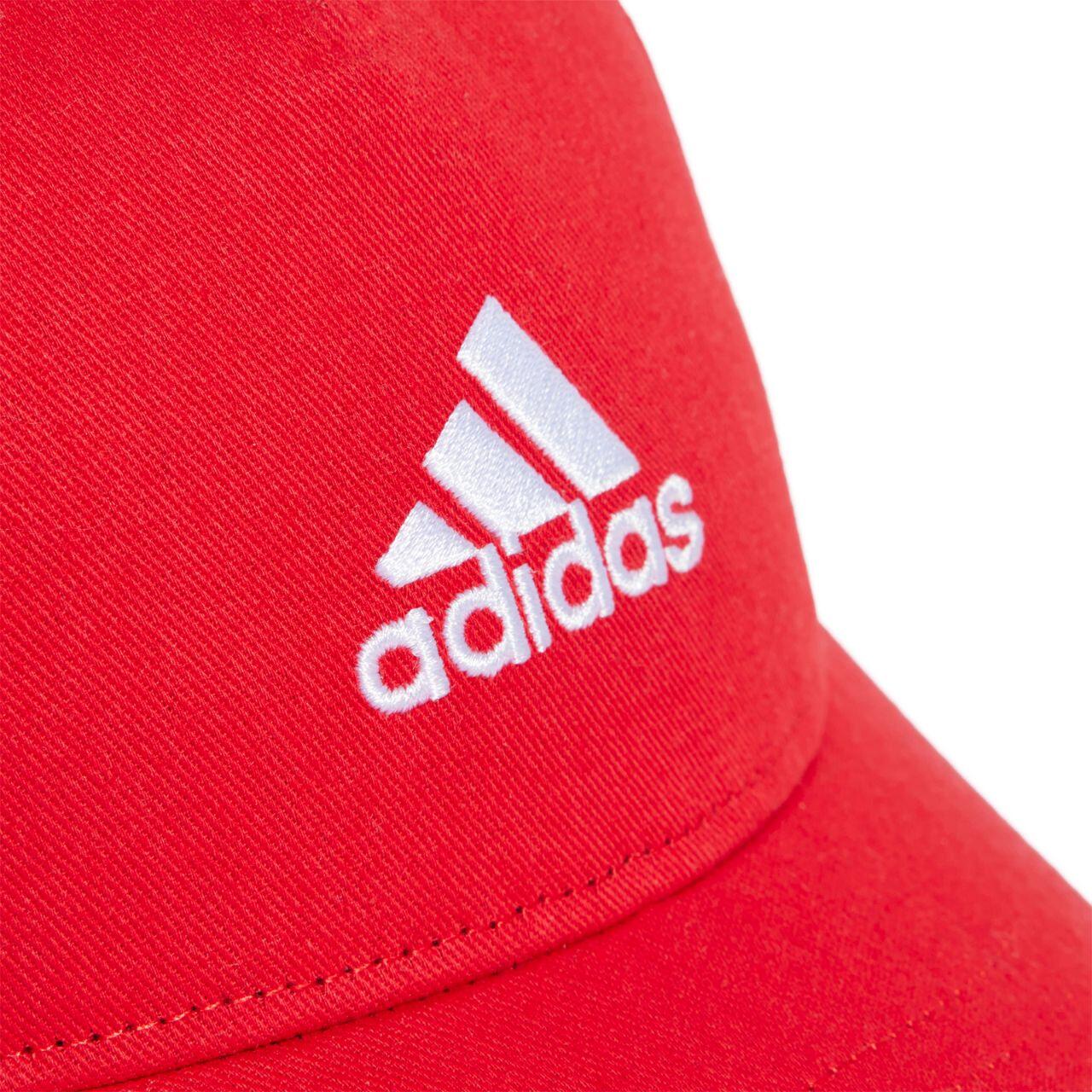 Gorra adidas minimalista, 100% poliéster reciclado 3/4