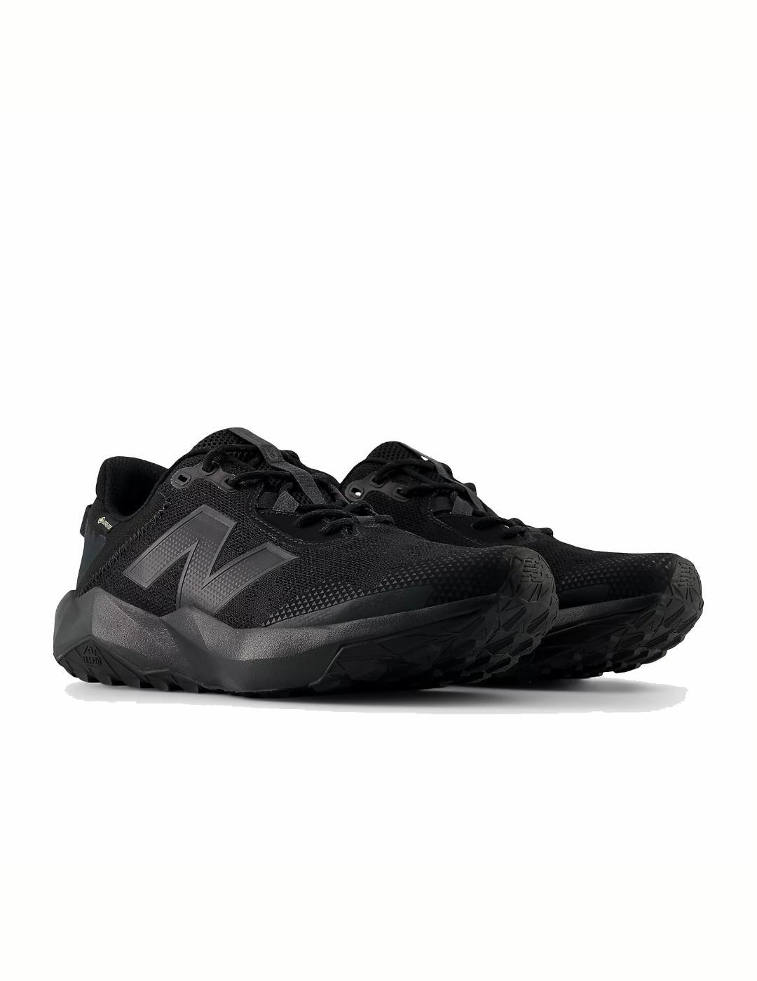 Scarpe da uomo New Balance Dynasoft Nitrel GB6 GTX nere 3/5