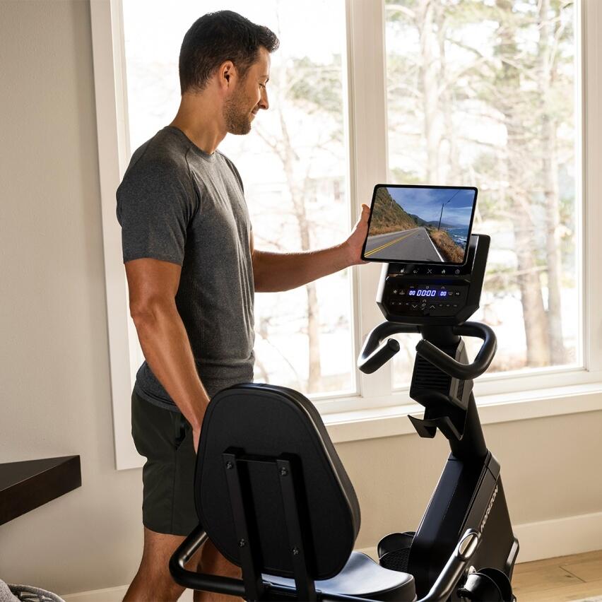Vélo semi-allongé 5.0R – résistance magnétique 50 niveaux, console LCD 5,5" 6/7