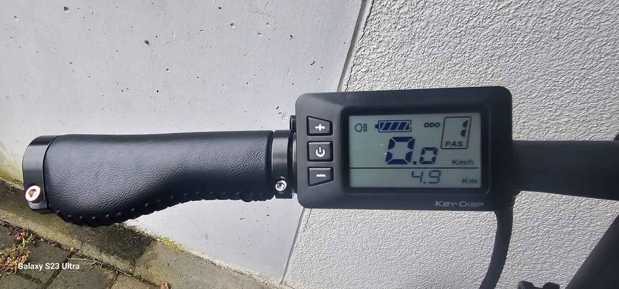 Entre Particuliers - Velo electrique pliant VENILU Neuf -50% 4/5