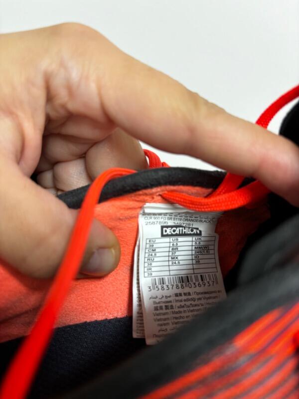 Tussen Particulieren - Oranje voetbalschoenen kipsta 4/5