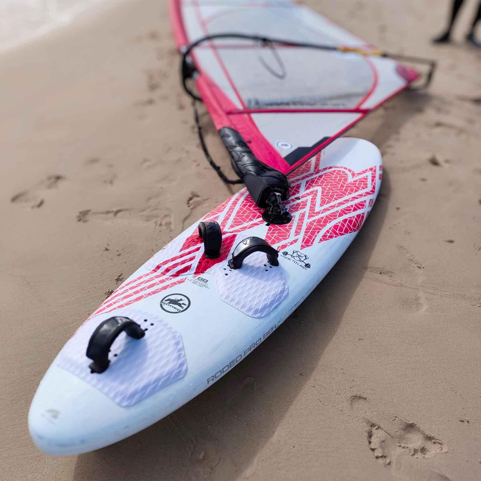F2  Windsurfboard Rodeo Pro 88 l Weiss/Rot 2/3