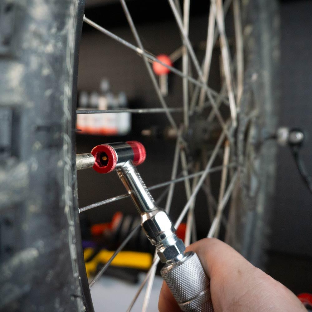 PRESTACYCLE PRESTAFLATOR MINI PRO – PRESTA / SCHRADER PUSH-TO-INFLATE BICYCLE INFLATION TOOL