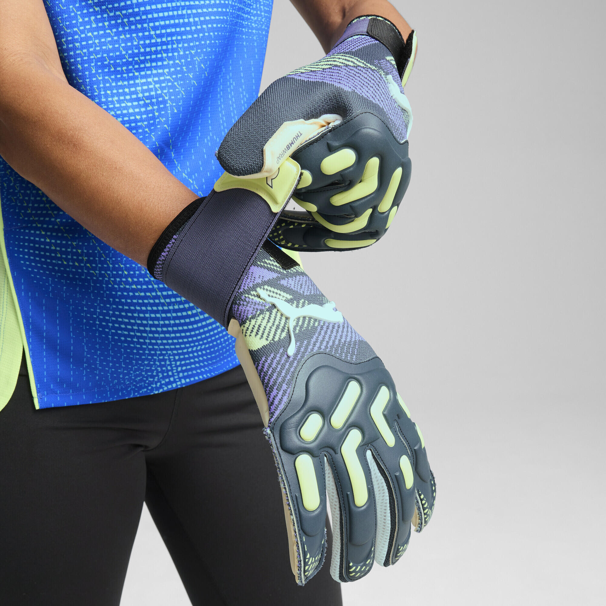 Puma FUTURE Pro Hybrid EDERSON Goalkeeper Gloves 4/5