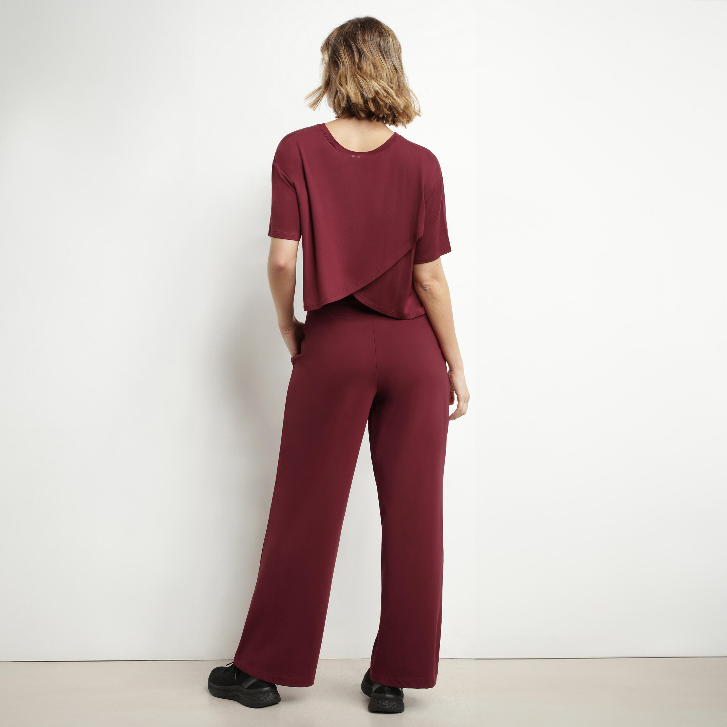 T-Shirt Court Col Rond Femme Dim Move 4/7