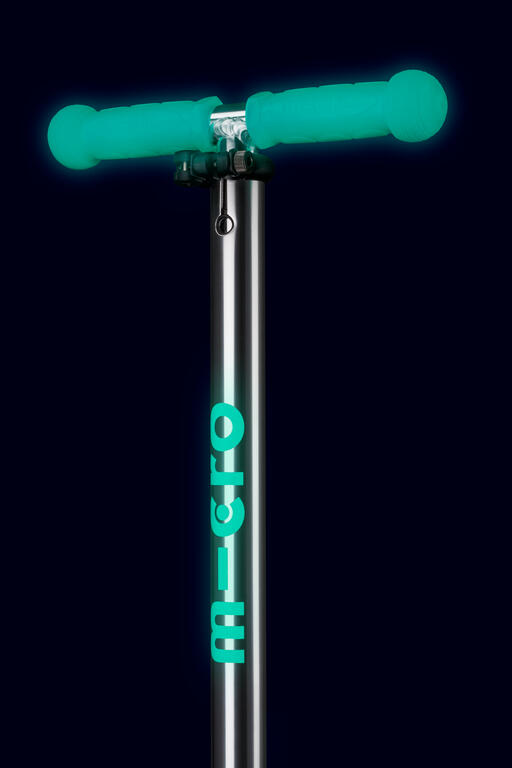 Patinete 3 Ruedas Micro Maxi Deluxe Glow LED Aqua - Brilla en la oscuridad 4/6