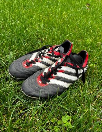 Entre Particuliers - Chaussures de football Adidas. Taille 38