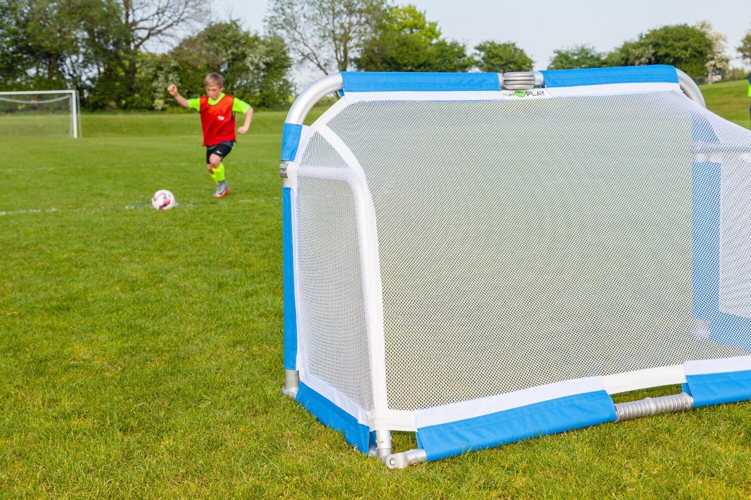 6ft x 4ft Aluminium Folding Goal 3/5