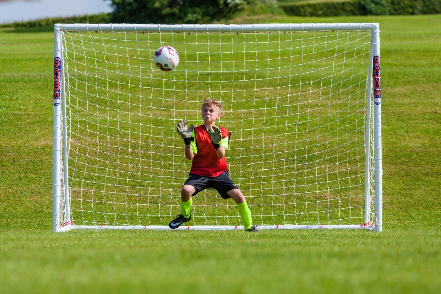 7'10 x 5'3 Mini Handball Goal WITH carry bag 3/8