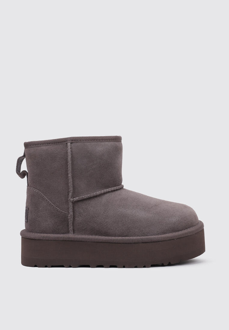UGG picture