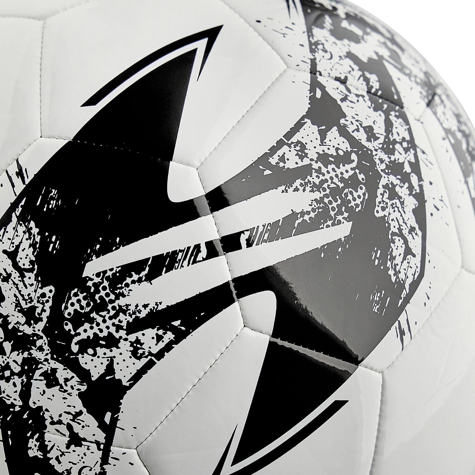 Macron Degree XI trainingsbal maat 4 - Wit/Zwart 2/3