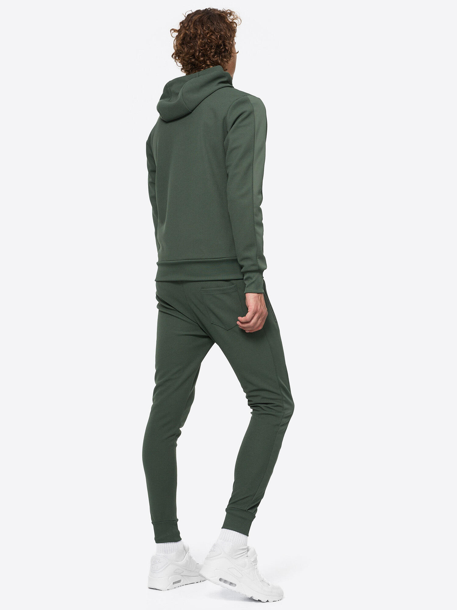 Dres z kapturem o regularnym kroju Lonsdale Hackberry 4/6