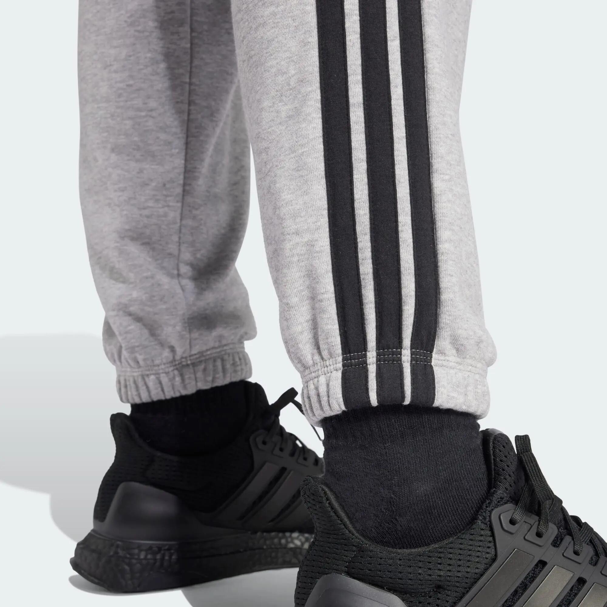 Pantalón Essentials French Terry Cuffed 3 bandas 5/6