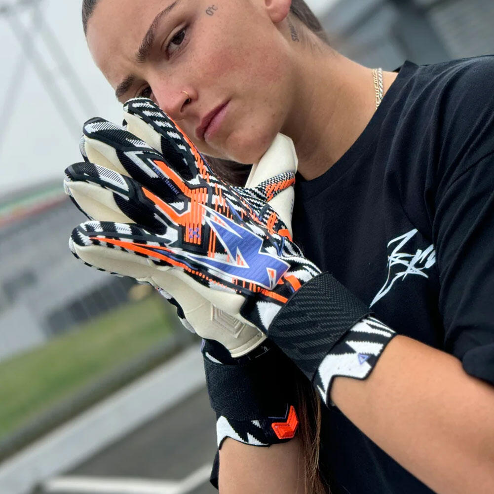 Kaliaaer Z3RO° DAZZLE Goalkeeper Gloves 4/4