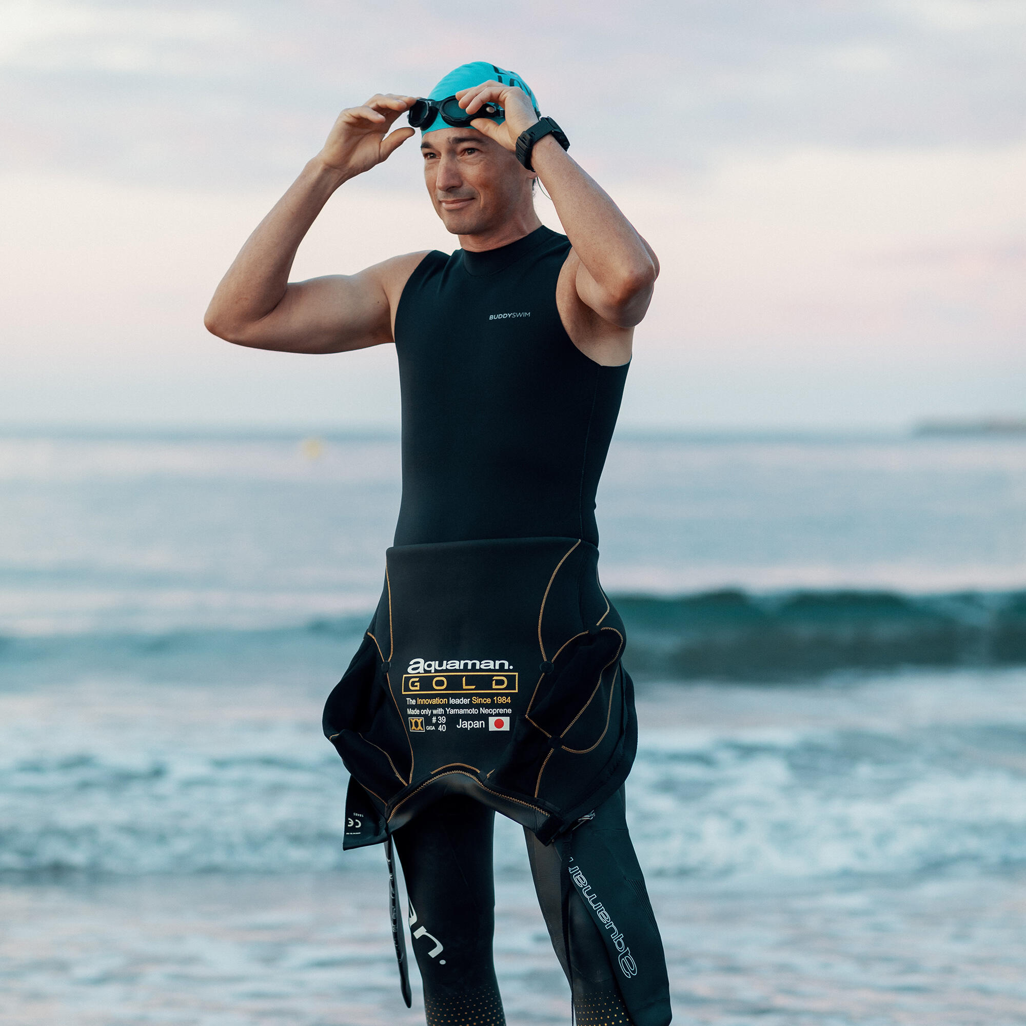 Gilet in neoprene da 1,5 mm per il nuoto in acque libere Buddyswim nero 4/5