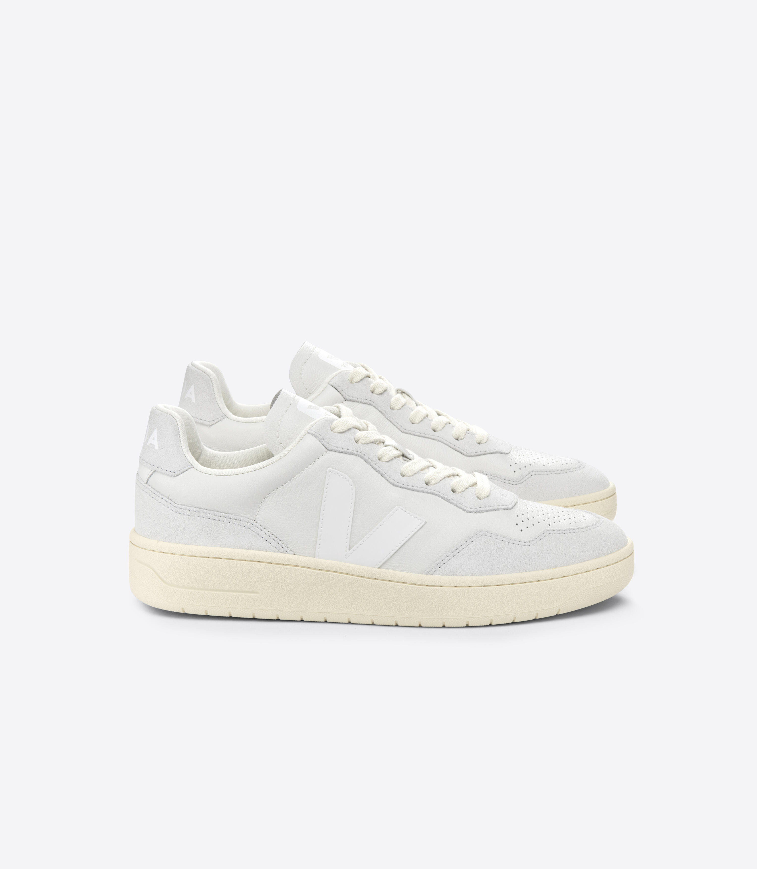 Zapatillas para mujer Veja V-90 o.t. leather en color gris 2/5