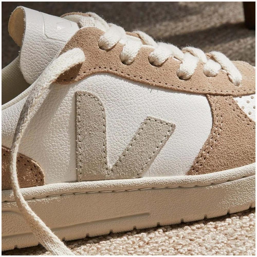 Zapatillas para mujer Veja V-10 chromefree en color beige 5/5