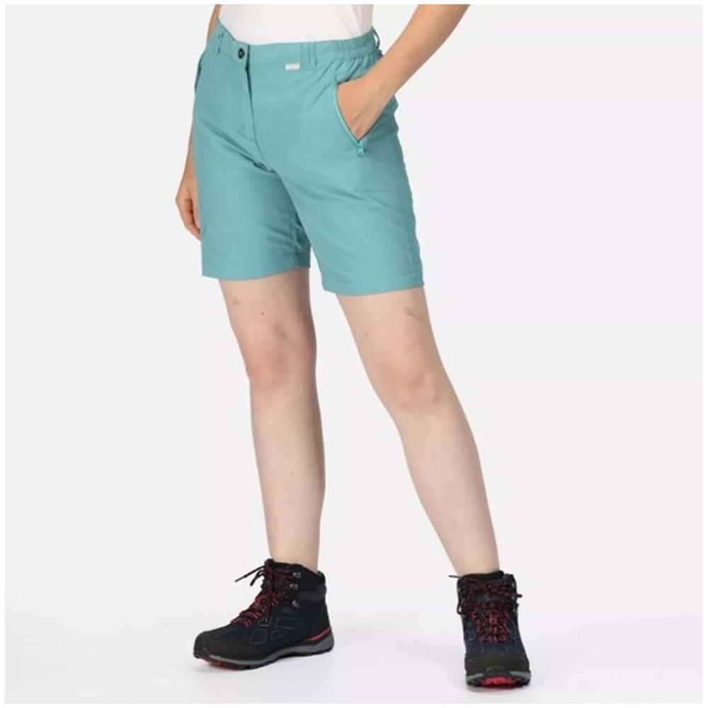 Pantalon corto para mujer Regatta Chaska ii en color verde 3/5