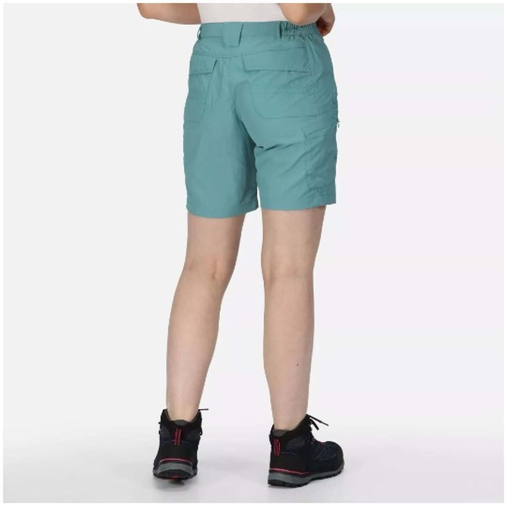 Pantalon corto para mujer Regatta Chaska ii en color verde 4/5