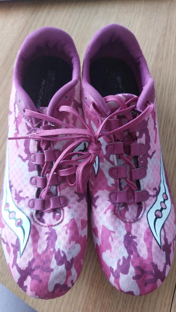SAUCONY picture