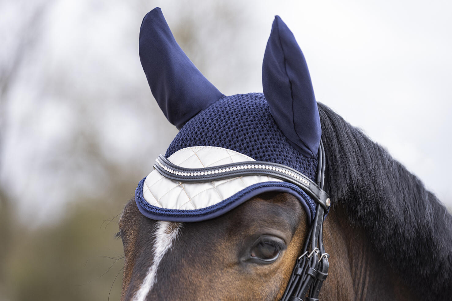 Short bonnet for horses HKM Golden Queen 4/4