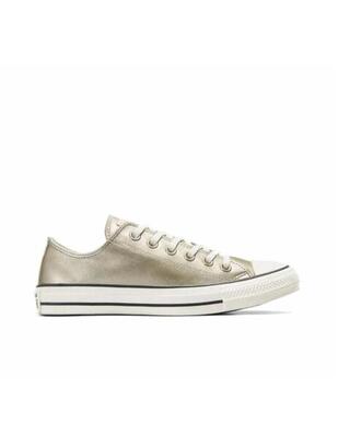 Sneakers da donna Converse All Star bassa metallizzata in oro.