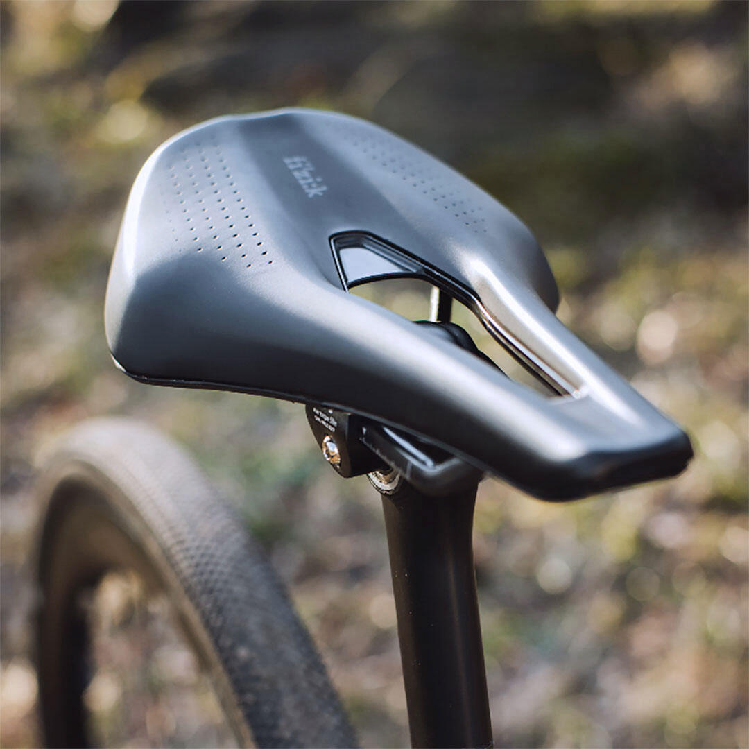 Fizik Tempo Argo R1 Endurance Bicycle Saddle