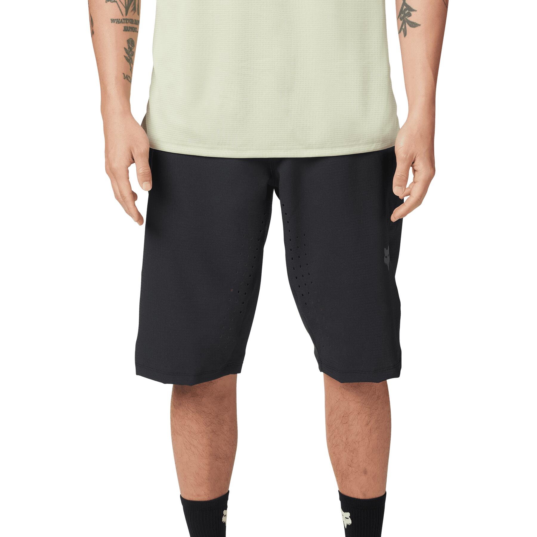 Defend Shorts - Black 3/7