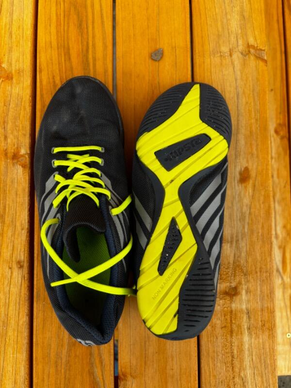 Tussen Particulieren - Kipsta zaalvoetbalschoenen maat 39 3/5