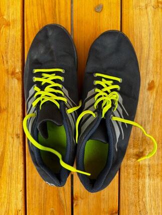 Entre Particuliers - Chaussures de football en salle Kipsta taille 39